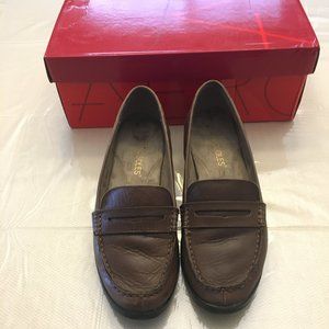 AEROSOLES MAIN DISH LEATHER BROWN SIZE 7.5